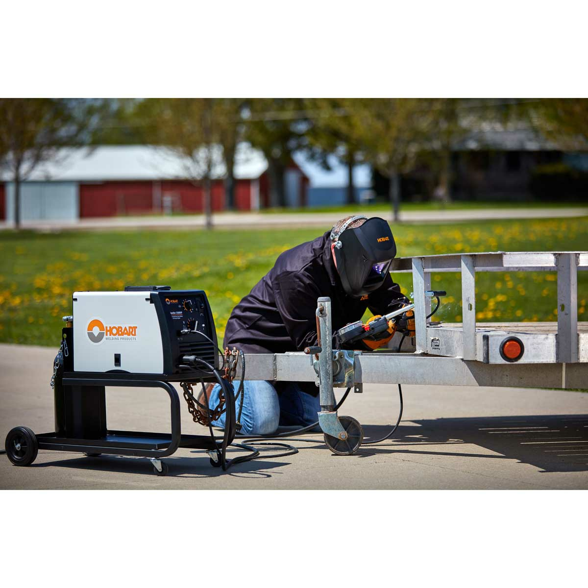 HOBART® Handler® 210MVP MIG Wire Welder (Part #500553) View 3 of 7