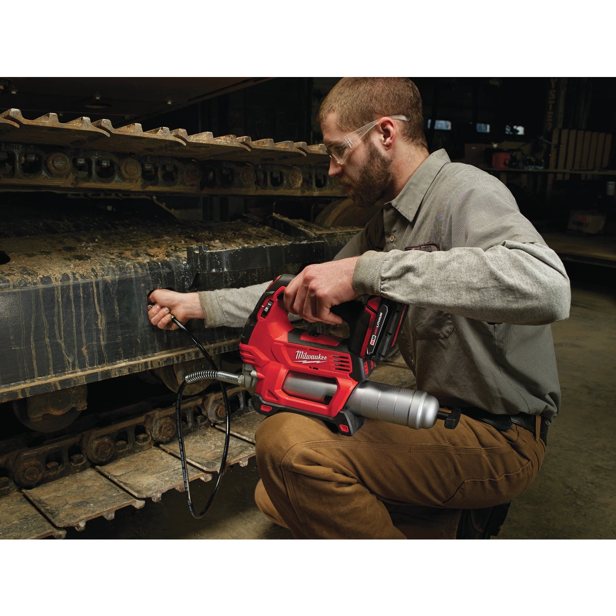 Milwaukee M18 2-Speed Cordless Grease Gun (Tool Only) View 2 of 4