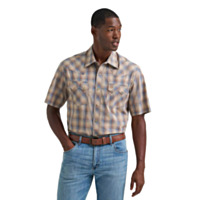 Men's Wrangler® Retro® Short Sleeve Sawtooth Pocket Western Snap Shirt